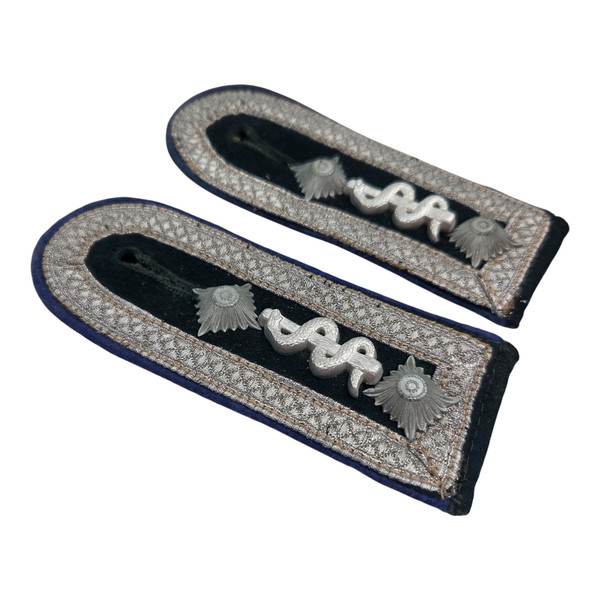 Heer Medical Oberfeldwebel Shoulder Straps