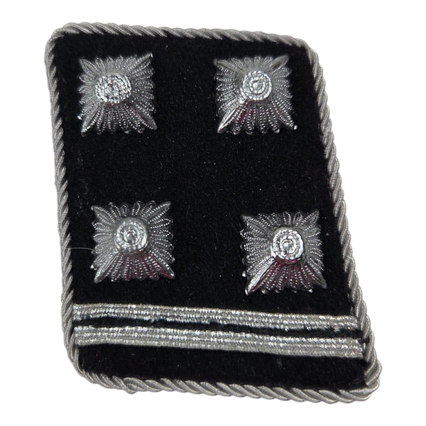 Reproduction SS Obersturmführer collar tab