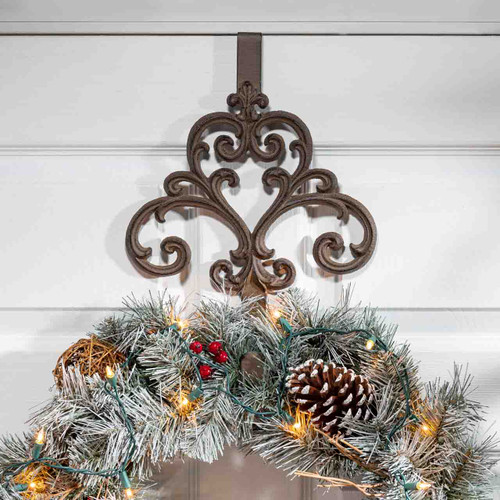 Acanthus Wreath Hanger by GG Collection