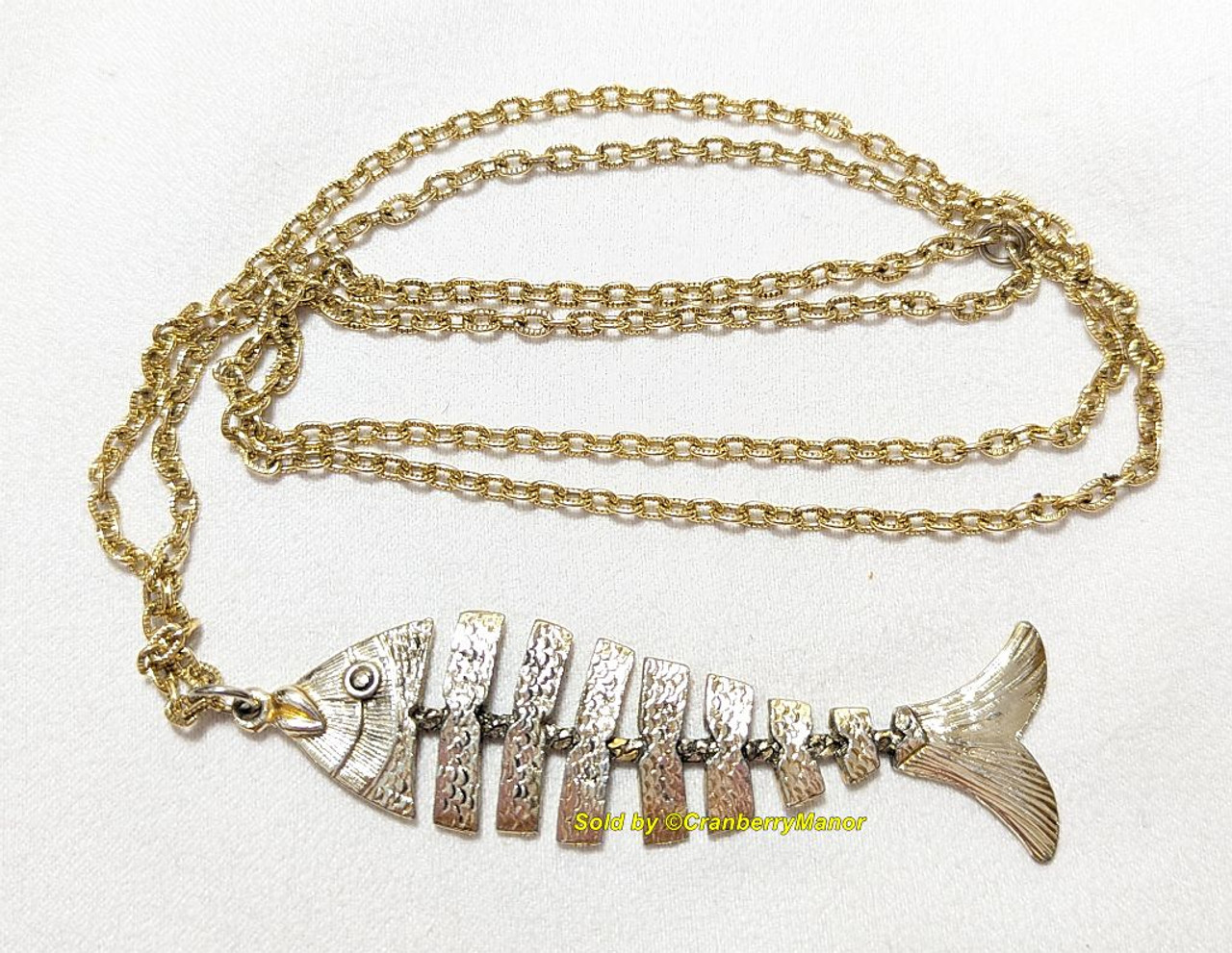 Bella - Vintage articulated fish pendant - 18 ct yellow gold animal charm