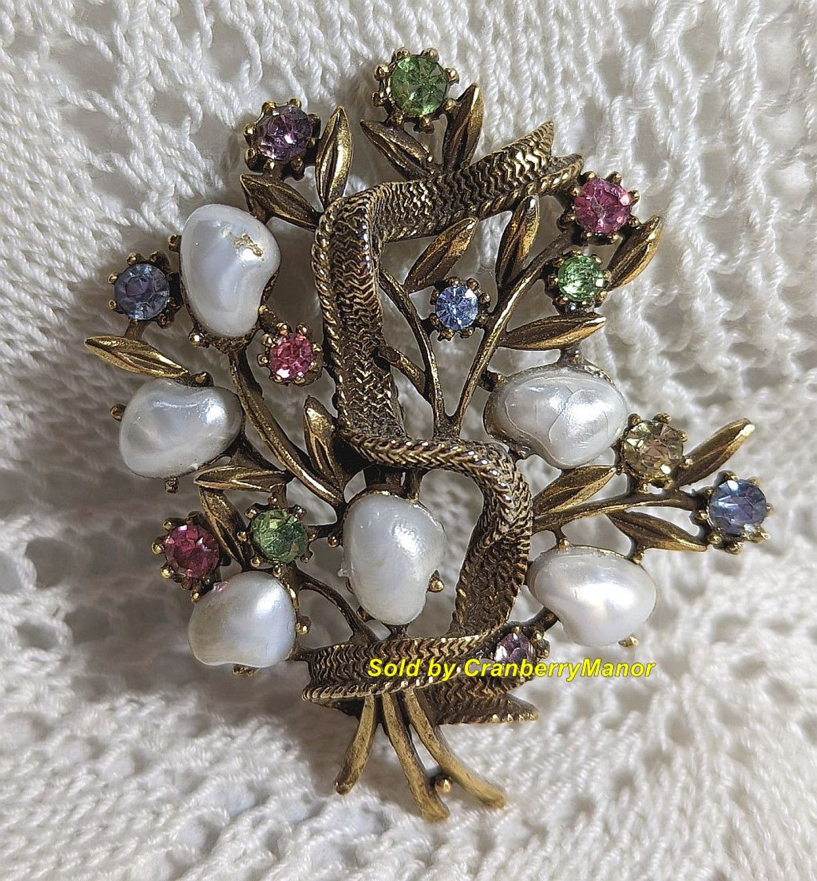  Mamfous Vintage Crown Number 5 Lapel Pins and Brooches for Women  Rhinestone Jewelry with Simulated Pearl: Clothing, Shoes & Jewelry