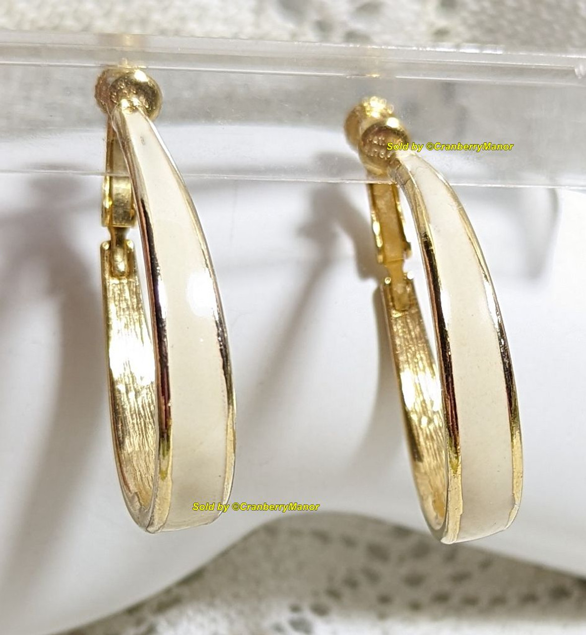 Gold Hoop Earrings | Caviar Gold | LAGOS Jewelry