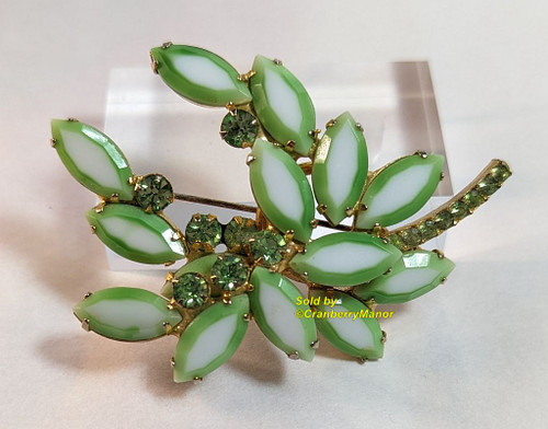 Juliana D&E Brooch Green Two Tone Milk Glass Flower Pin Vintage Delizza Elster Designer Jewelry Gift