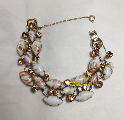Juliana D&E Bracelet Gold Fluss Milk Glass Vintage DeLizza Elster Jewelry