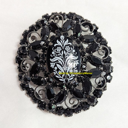 Juliana D&E Brooch Black Flower Decal Filigree Scroll Pin Vintage Delizza Elster Designer Fashion Jewelry Gift