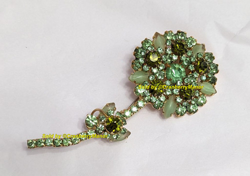 Juliana D&E Brooch Olivine Peridot Green Mini Floret Flower Pin Vintage DeLizza Elster Designer Jewelry Mid Century Gift