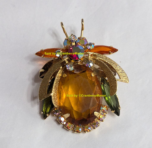 D&E Juliana 3 Wing Bug Brooch Topaz Olivine Green Beetle Bee Insect Pin Vintage DeLizza Elster Designer Fashion Jewelry Gift H