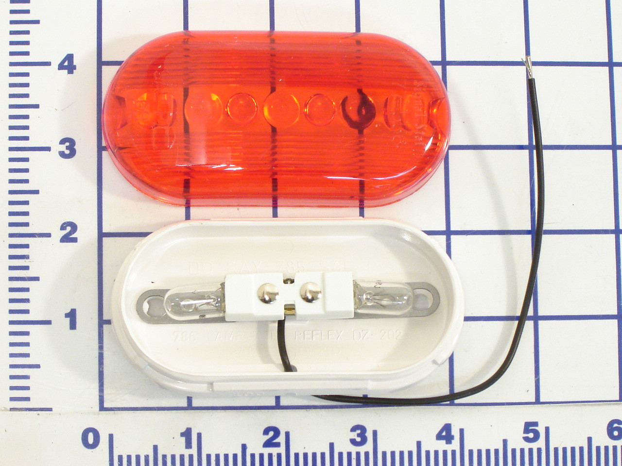 06-0-005: RED LIGHT ASSEMBLY-OVAL OLD STYLE