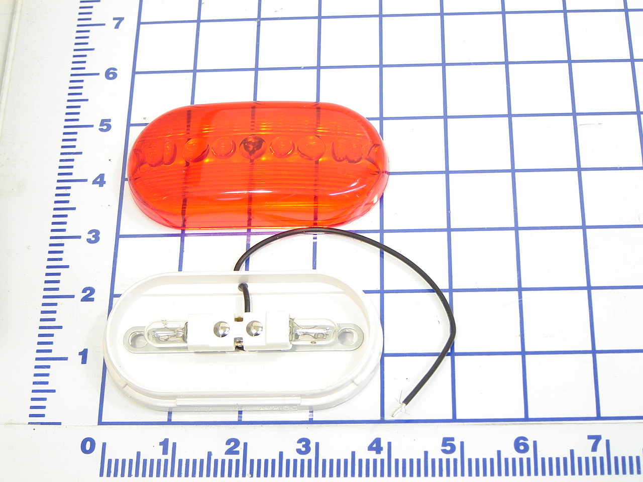 061-213: RED INSIDE OVAL LIGHT 2X 4 W/ BULB AND HOUSING