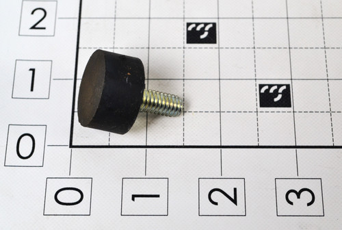 0-013-014: RUBBER BUMPER, 1"