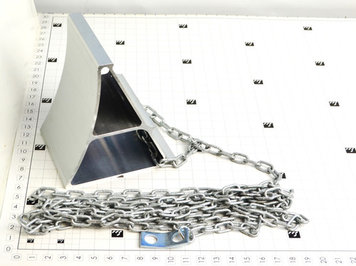 MFWC1004W/C: WHEEL CHOCK ALUMINUM EXT11 5/8X8XWITH 15' CHAIN