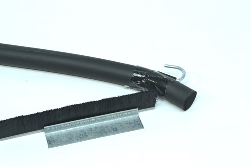 WGVB04K7.1: KIT, BRUSH SEAL, VERSA, 1" X 84", 1" DIA REAR FOAM, 7'