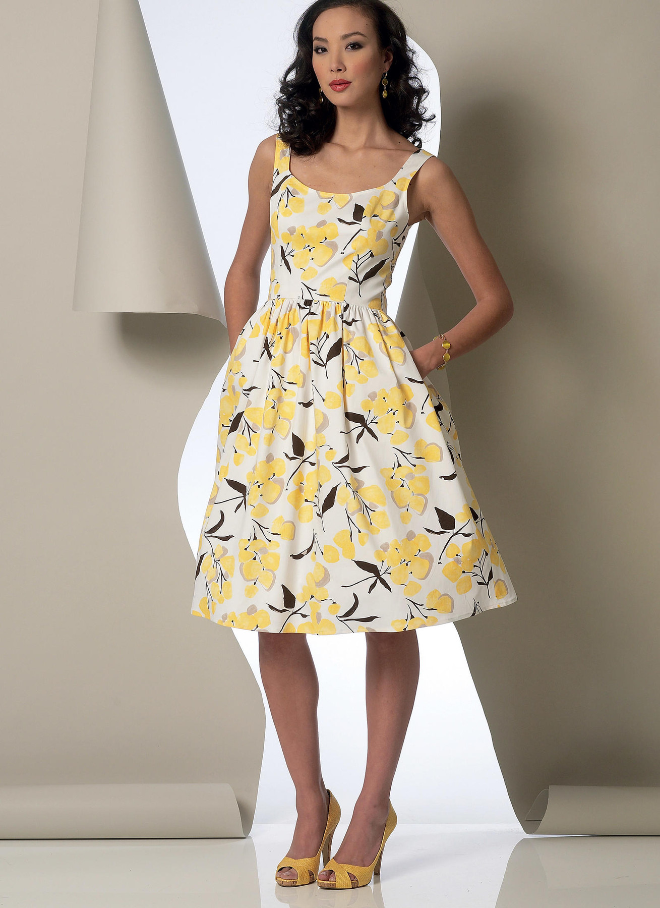 V9100 | Misses' Sleeveless Gathered-Waist Dresses | Vogue Patterns