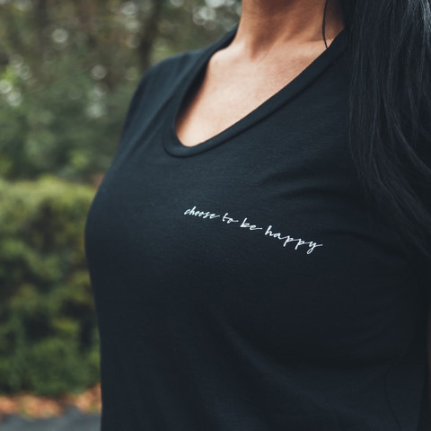 choose to be happy: crew neck t-shirt