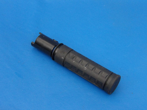 Harley-Davidson 25-26 Softail Fat Boy OEM Throttle Grip 56100587