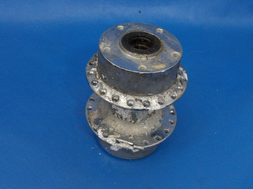 Harley-Davidson OEM  6 1/4" Dual Disc Front Wheel Hub 3/4" Bearing