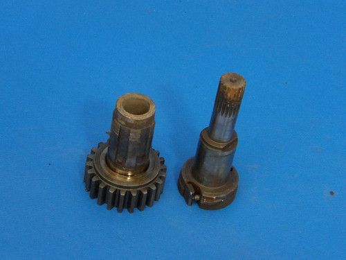 Triumph Tiger T100C Transmission Gear Kickstarter Spindle T1981