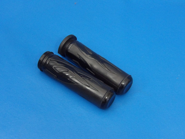 Harley-Davidson 08-24 Touring OEM 1" Tribal Hand Grips 56257-09