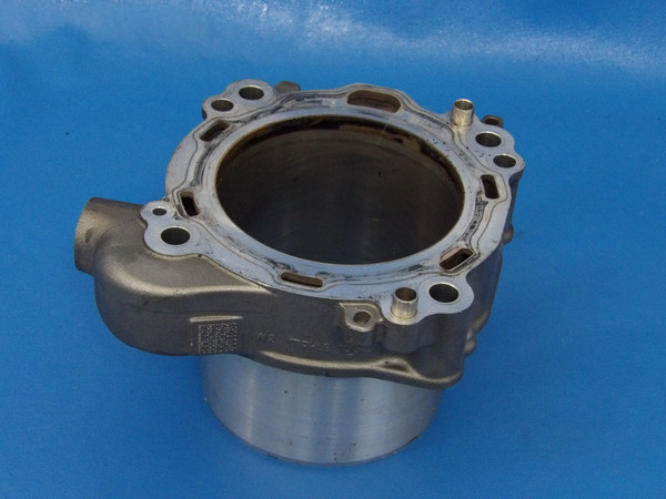 Harley-Davidson 21-25 Pan America RA1250 OEM Rear Cylinder 16800200 16800199