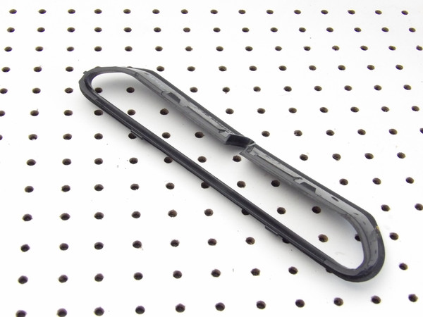 Harley-Davidson 17-25 Tri Glide OEM Outer Fairing Air Duct Bezel 29200007