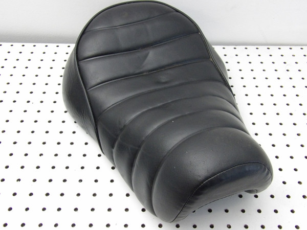 Harley-Davidson 10-22 Sportster OEM Tuck & Roll Solo Seat 52000195