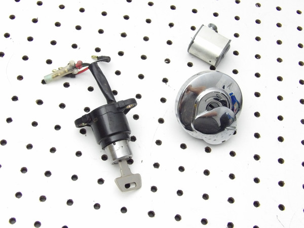 2000 Honda Rebel 250 Gas Cap Ignition Lock Set 17620-KR3-751 35100-KR3-870