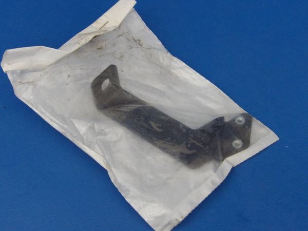 Harley-Davidson OEM AM/FM Antenna Relocation Bracket 76557-09