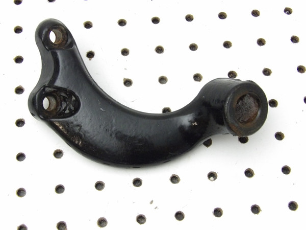 Harley-Davidson 04-17 Sportster XL1200C Forward Control Right Footpeg Bracket 42652-04