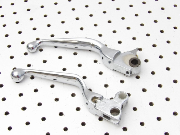 Harley-Davidson 96-07 Dyna & Touring OEM Chrome Hand Control Levers 45075-07