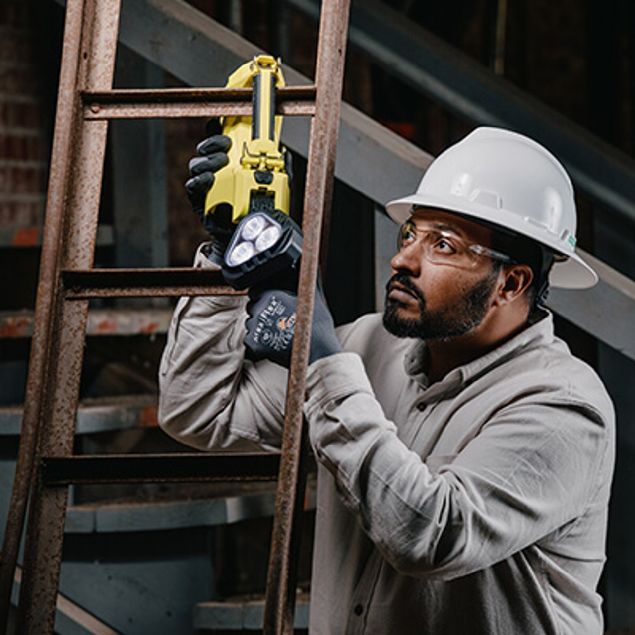 Streamlight Vulcan Clutch Ultra-Bright LED Rechargeable Lantern