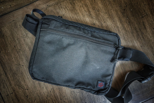 FBAG MEDIUM  BLACK LEFT HAND