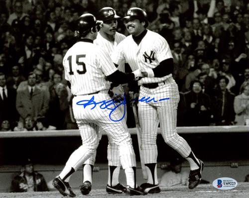 Reggie Jackson Autographed 8x10 Photo New York Yankees Home Run Beckett BAS Stock #177601