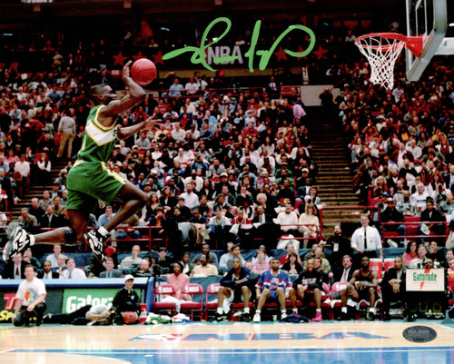 Shawn Kemp Autographed 8x10 Photo Seattle Supersonics Slam Dunk MCS Holo Stock #202444