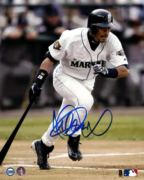 Ichiro Suzuki Autographed 8x10 Photo Seattle Mariners IS Holo Stock #83490