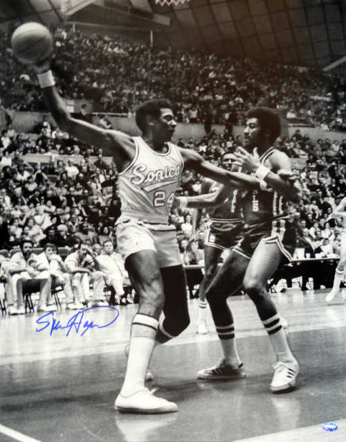 Spencer Haywood Autographed 16x20 Photo Seattle Sonics MCS Holo Stock #104228