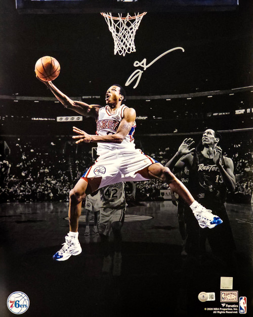 Allen Iverson Autographed 16x20 Photo Philadelphia 76ers Layup Beckett BAS Witness Stock #220475