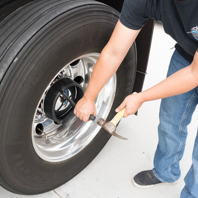 Hub Cap Mounting Tool
