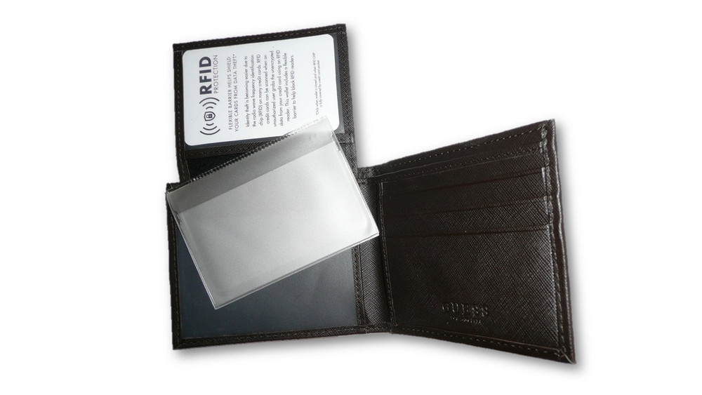 guess men's leather slim bifold wallet
