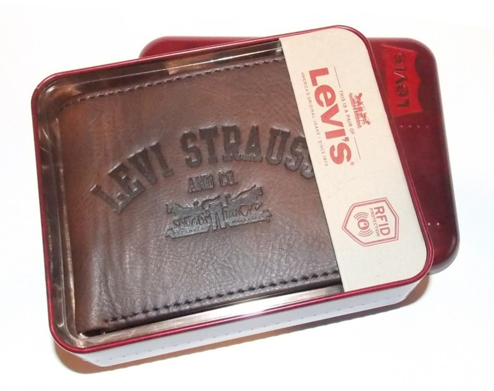 Levi Strauss & Co. Wallets for Men | Mercari