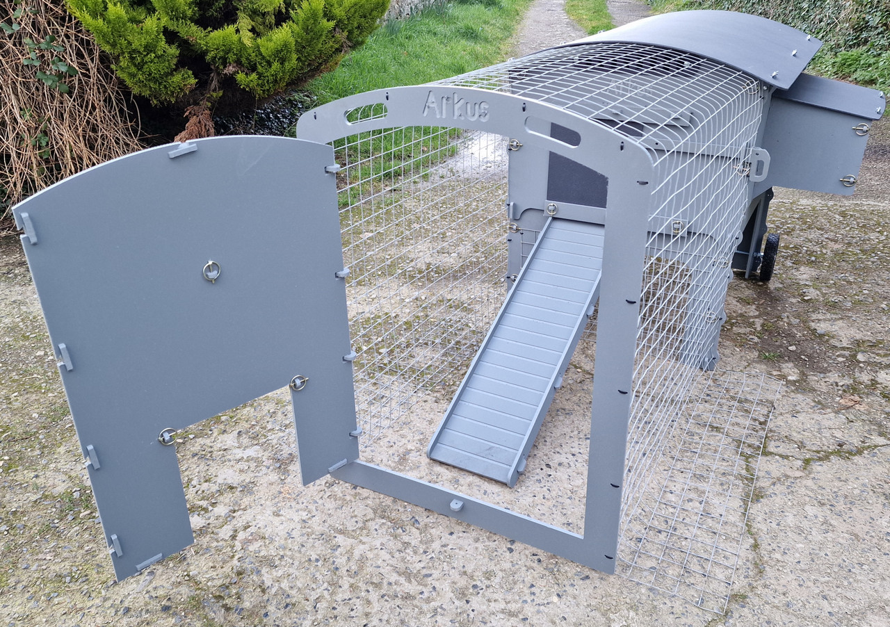 Medium Chicken House Arkus