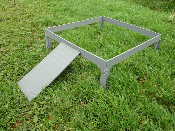 Large House stand