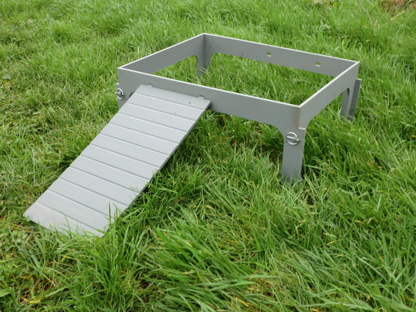 Small House stand