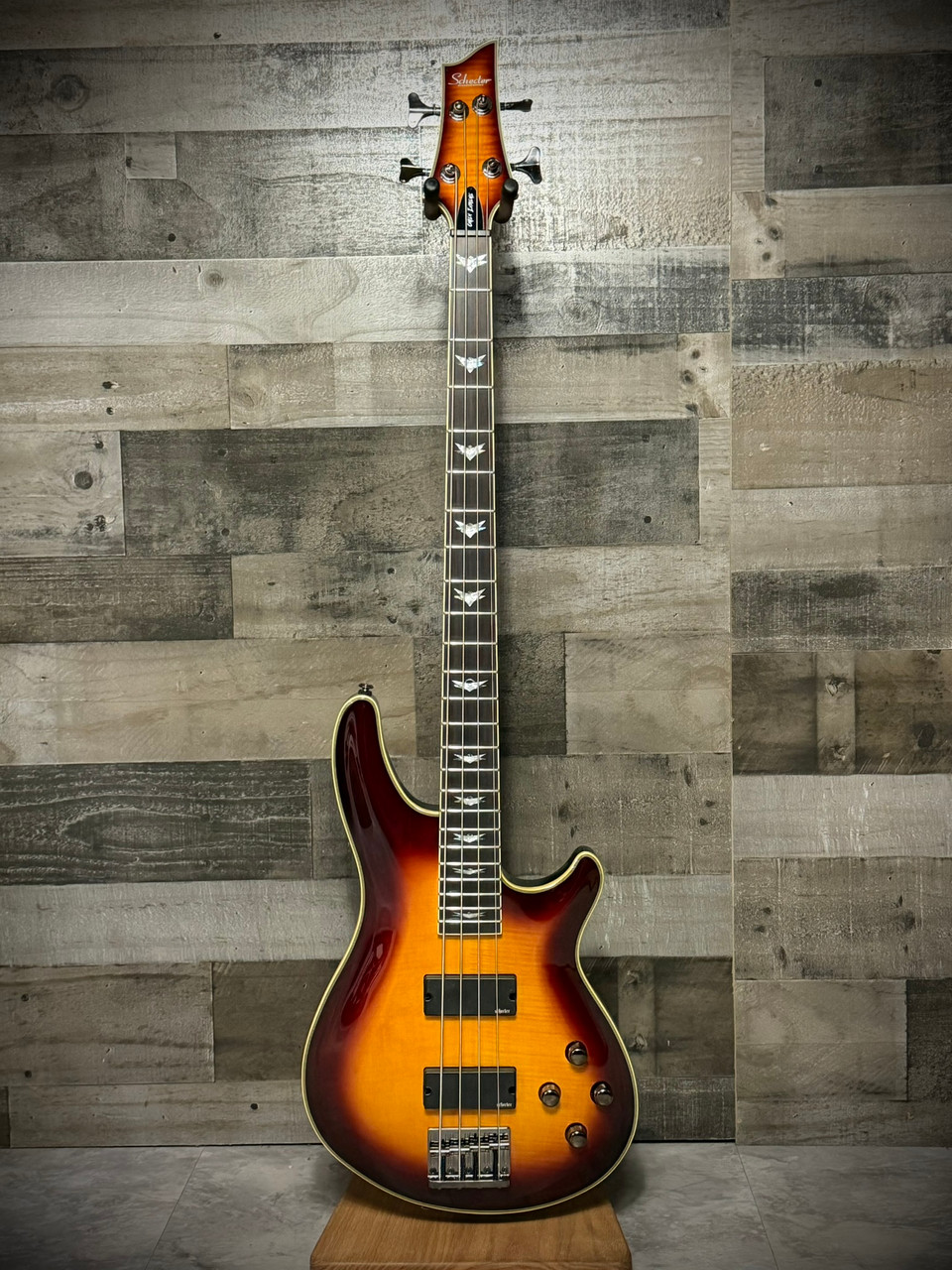 Schecter Omen Extreme-4 Sunburst
