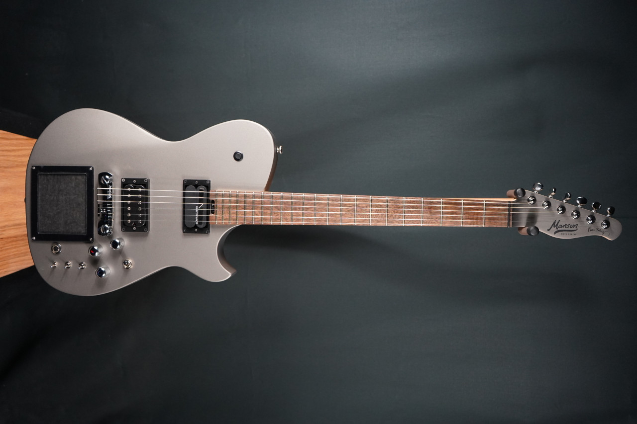 Cort/Manson Custom MBM-1 Matthew Bellamy Signature Silver Satin w/XY Pad and Sustainiac