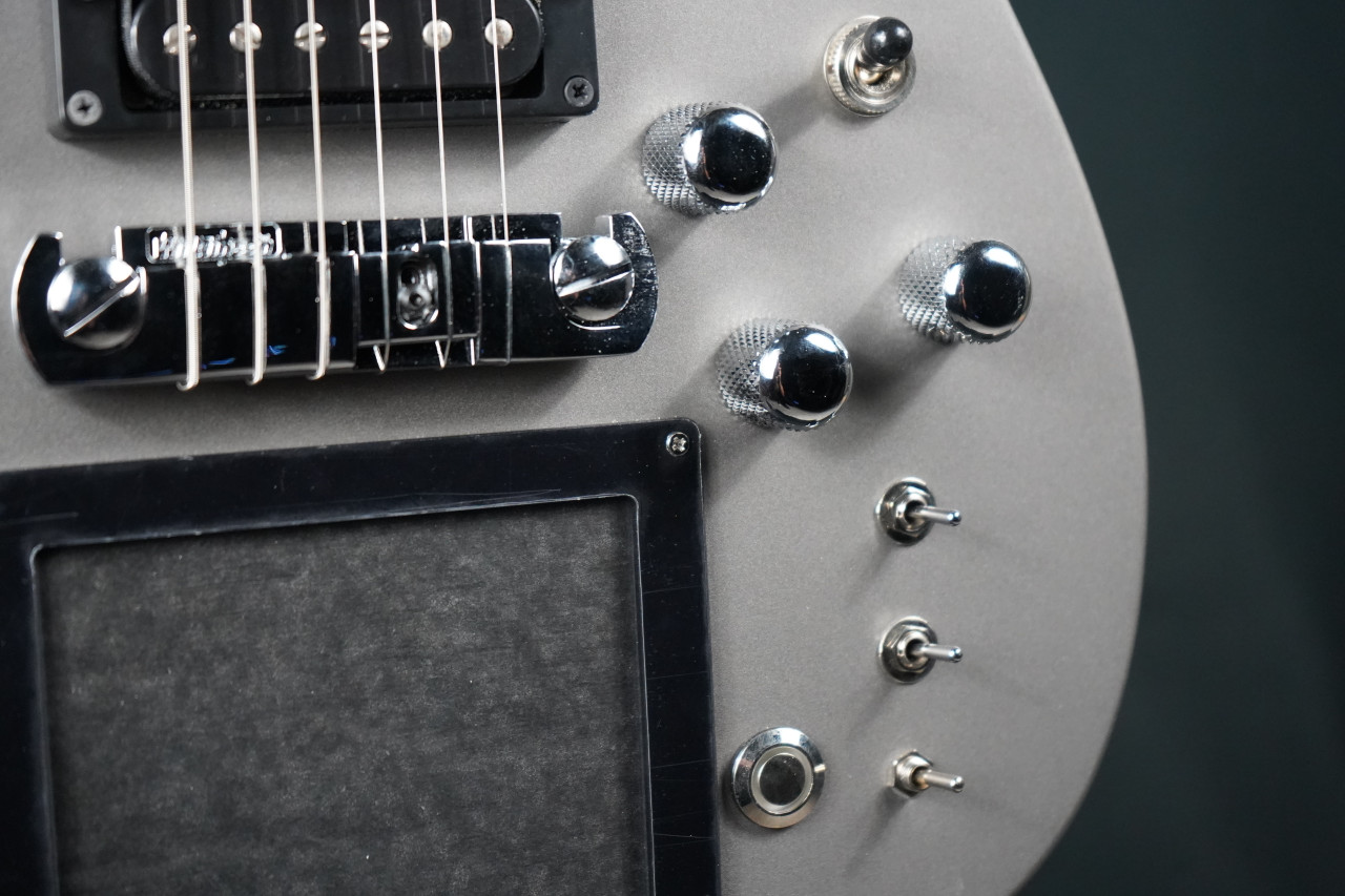 Cort/Manson Custom MBM-1 Matthew Bellamy Signature Guitar – Silver Satin finish with integrated XY pad, Sustainiac pickup system, and custom design inspired by Muse’s Matthew Bellamy