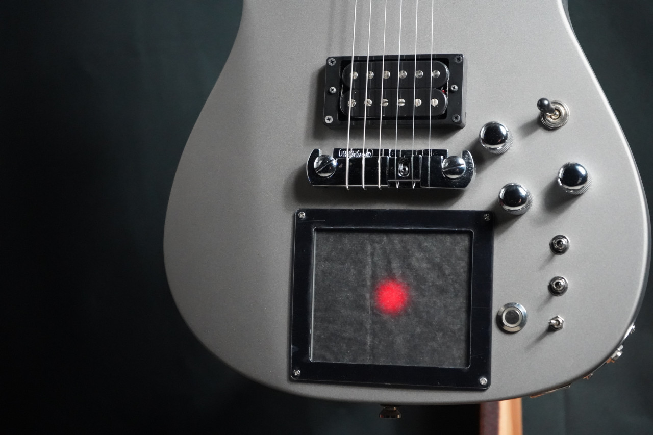 Cort/Manson Custom MBM-1 Matthew Bellamy Signature Silver Satin w/XY Pad and Sustainiac