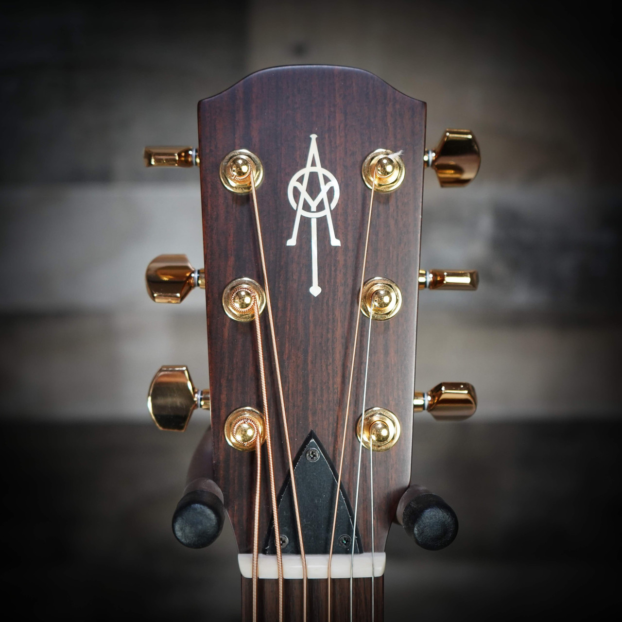 The Alvarez Yairi YB70 Standard Baritone Acoustic Guitar (YB70) features all-solid construction and a long baritone scale length designed for extended low-end response. Handcrafted in Japan, it delivers deep, powerful bass, clear articulation, and excellent sustainÃ¢â‚¬â€ideal for alternate tunings, modern acoustic arrangements, and players seeking expanded tonal range with premium Yairi craftsmanship.