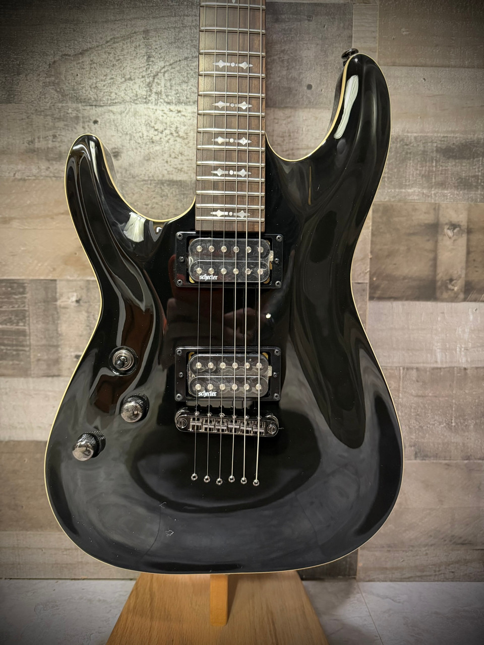 Schecter Omen-6 Left-Handed Electric Guitar - Gloss Black (2063) | Musician Madness
