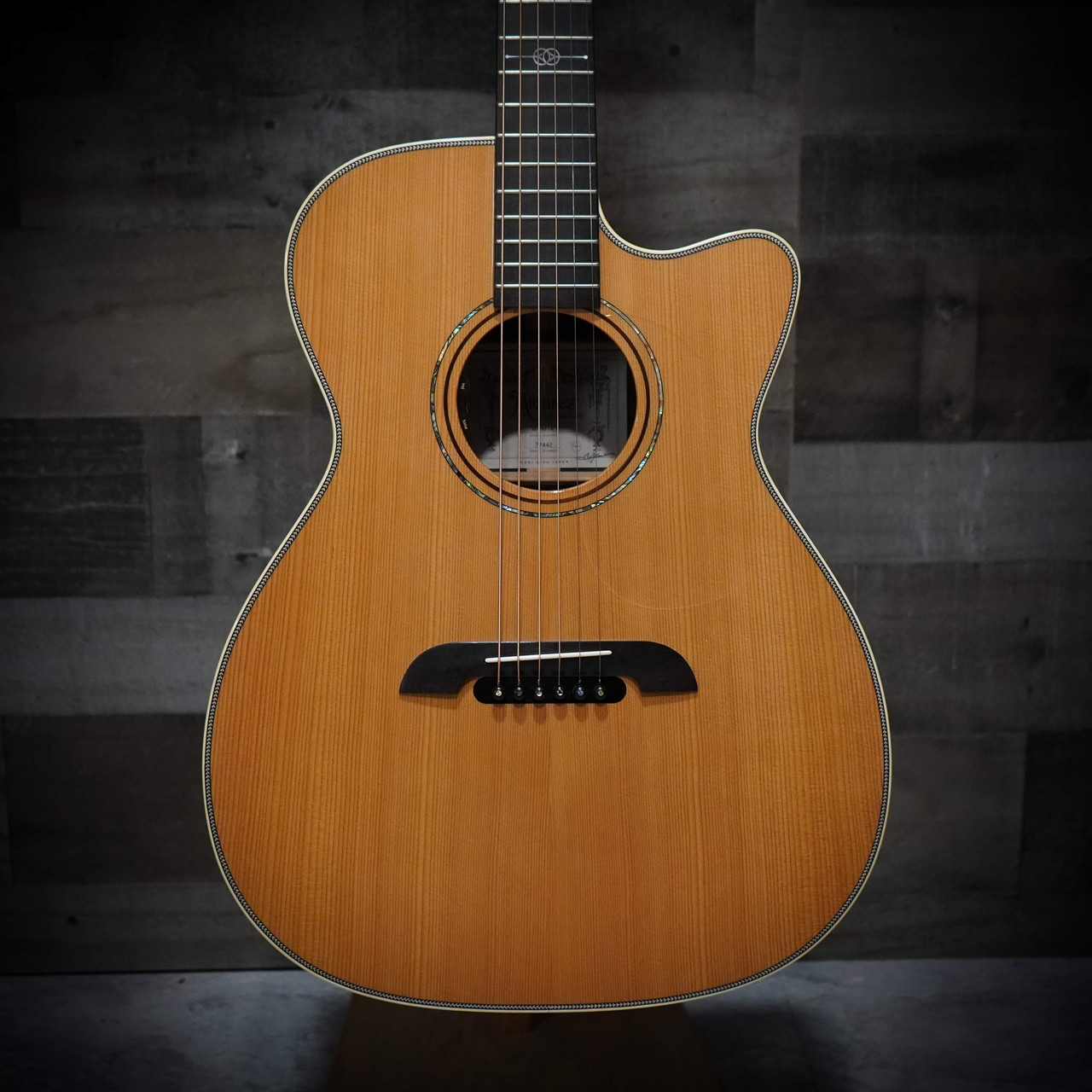 Alvarez Yairi Custom Masterworks WYM1R Rosewood Acoustic Guitar (WYM1R) | Musician Madness