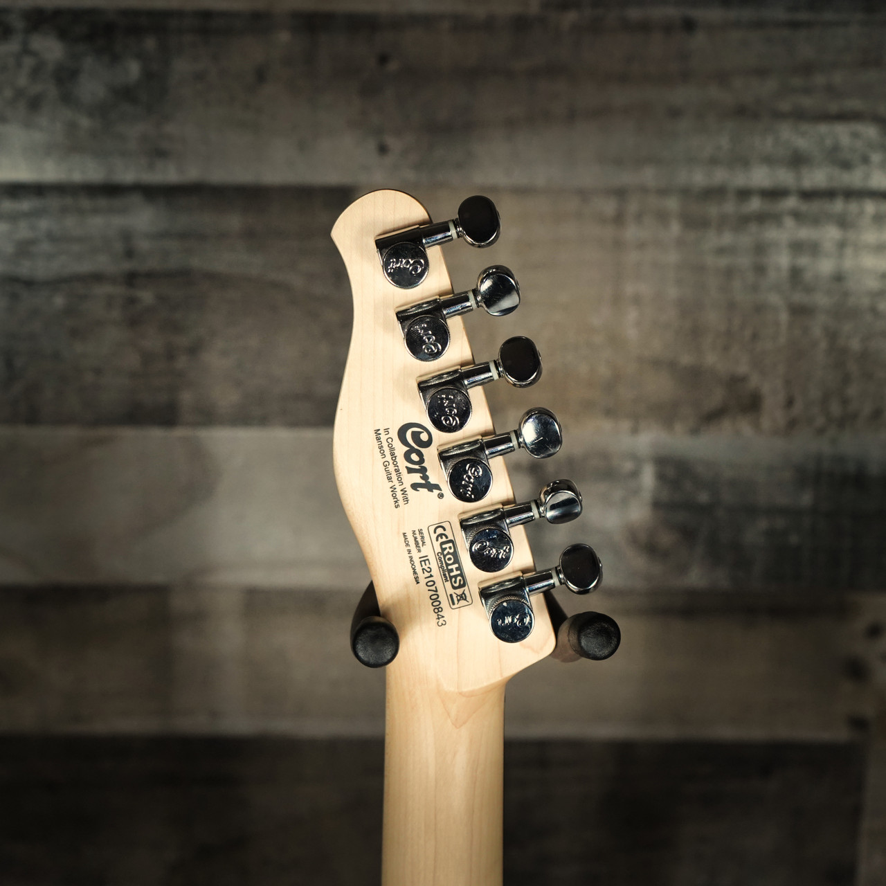 Cort Manson MBM-1 Majestic Nova Electric Guitar – metallic finish with integrated Kaoss Pad, Sustainiac pickup, and modern ergonomic body design